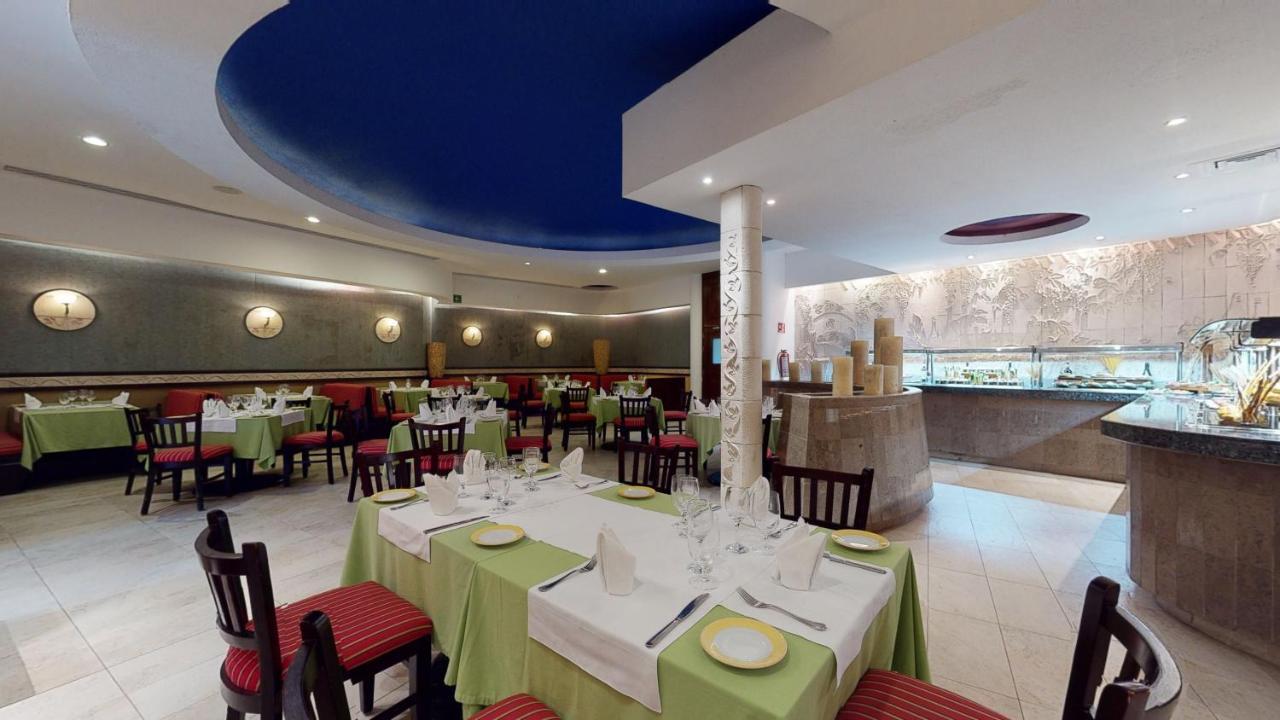 فندق جراند بارك رويال كوزوميل شامل الكل المظهر الخارجي الصورة Restaurant at the hotel