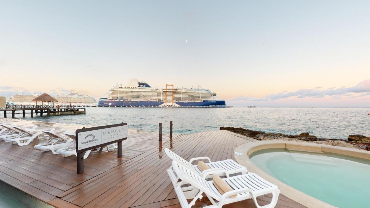 فندق جراند بارك رويال كوزوميل شامل الكل المظهر الخارجي الصورة Cruise ship at the port of Cozumel