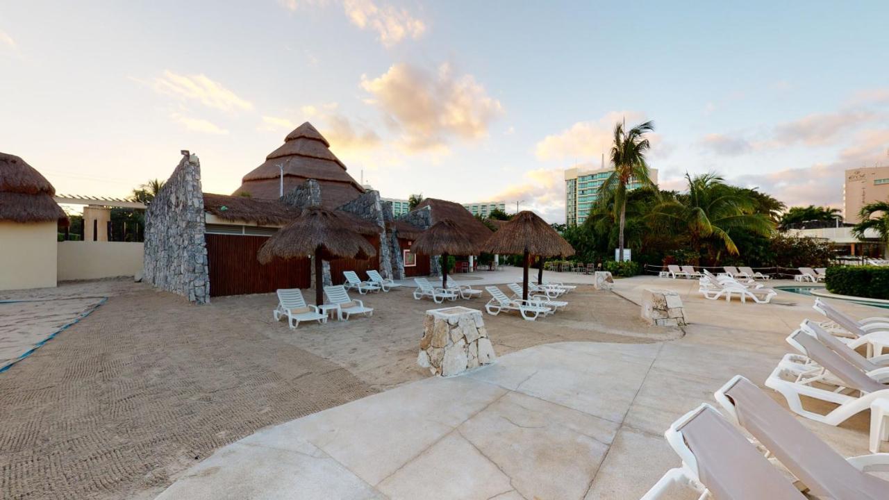 فندق جراند بارك رويال كوزوميل شامل الكل المظهر الخارجي الصورة Beach at the Grand Palladium Hotel